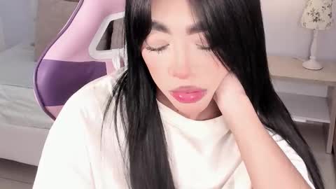 Snapshot of sussie_thompsom chatting on December 19, 5:31 pm Sussie Tompsom online show from December 19, 5:31 pm