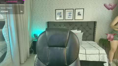   online show from December 6, 7:01 pm