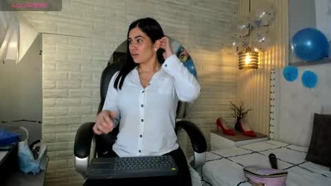   online show from June 7, 11:47 am