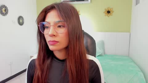 Snapshot of sussy_sweet4u chatting on February 2, 7:52 am sussy_sweet4u online show from February 2, 7:52 am