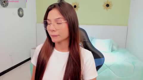 Snapshot of sussy_sweet4u chatting on February 23, 7:33 am sussy_sweet4u online show from February 23, 7:33 am