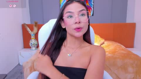 Snapshot of sussy_sweet4u chatting on February 25, 9:53 am sussy_sweet4u online show from February 25, 9:53 am