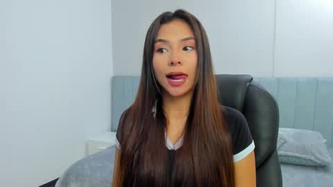 Snapshot of sussy_sweet4u chatting on March 12, 9:55 am sussy_sweet4u online show from March 12, 9:55 am