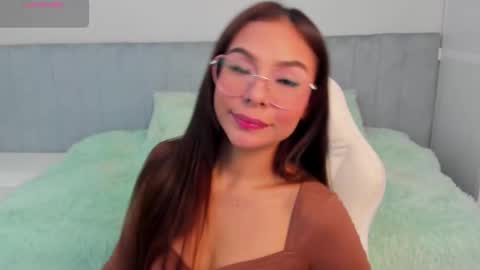 Snapshot of sussy_sweet4u chatting on September 11, 10:26 am sussy_sweet4u online show from September 11, 10:26 am