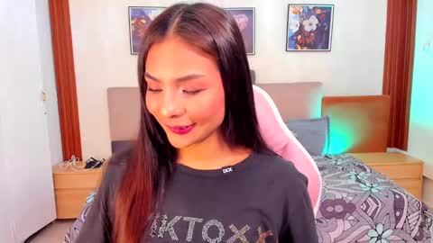 Snapshot of sussy_sweet4u chatting on September 19, 10:49 am sussy_sweet4u online show from September 19, 10:49 am