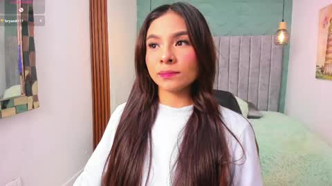 Snapshot of sussy_sweet4u chatting on May 17, 9:28 am sussy_sweet4u online show from May 17, 9:28 am