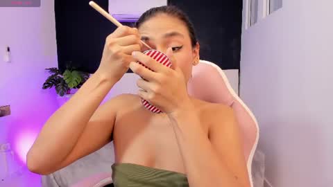Snapshot of sussy_sweet4u chatting on June 26, 11:03 am sussy_sweet4u online show from June 26, 11:03 am