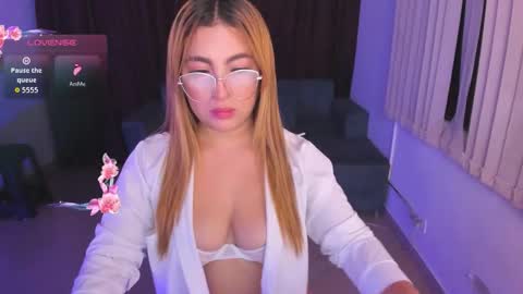 Snapshot of susyamis chatting on October 29, 4:04 am Susy online show from October 29, 4:04 am