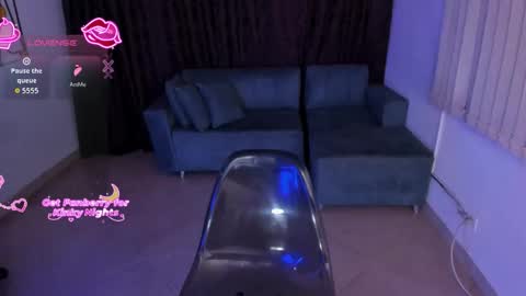 Snapshot of susyamis chatting on December 14, 3:45 am Susy online show from December 14, 3:45 am