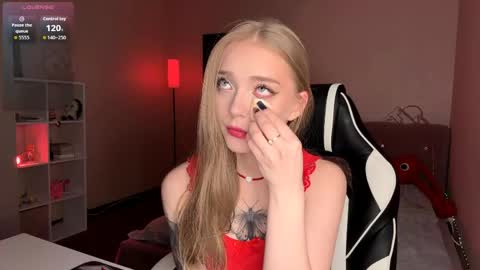 Jessica online show from April 20, 1:03 pm