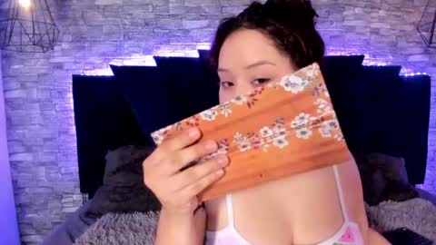 suxan_white online show from April 23, 9:28 pm