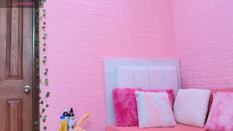 Snapshot of suzan_30 chatting on April 30, 8:37 pm suzan_30 online show from April 30, 8:37 pm