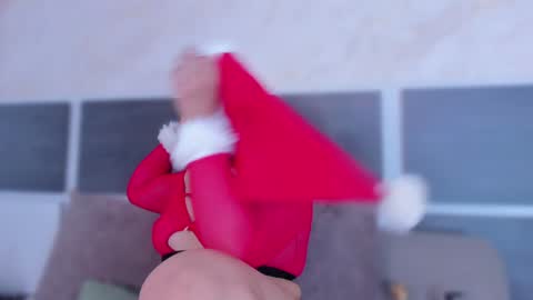 Susan  online show from December 7, 3:58 am