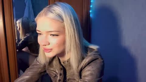 Stacy online show from April 21, 9:28 pm