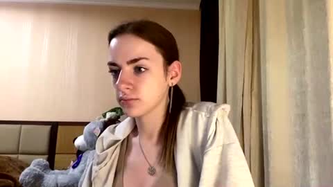 Snapshot of suzannetigerino chatting on June 30, 7:31 am Emila online show from June 30, 7:31 am