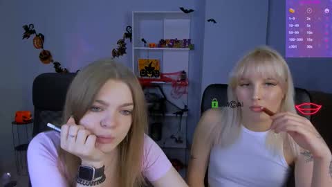 Snapshot of suzi_love chatting on October 21, 7:47 pm suzi_love online show from October 21, 7:47 pm