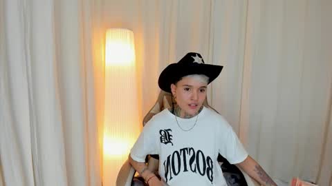 Snapshot of suzu_wolf chatting on October 17, 4:15 am suzu_wolf online show from October 17, 4:15 am