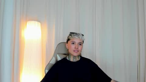 Snapshot of suzu_wolf chatting on October 21, 5:19 am suzu_wolf online show from October 21, 5:19 am