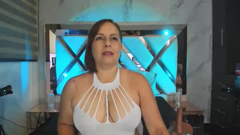 Suzy online show from April 21, 10:21 am