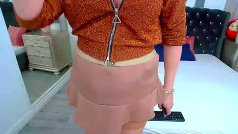 Ana online show from December 10, 7:11 pm