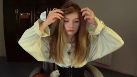 Eva online show from October 15, 1:33 pm