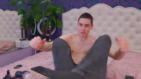swag_owner online show from June 11, 8:40 pm