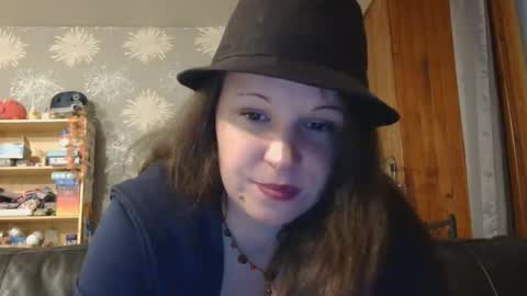 Snapshot of swallow39 chatting on October 18, 3:24 pm H3D0N15T5 online show from October 18, 3:24 pm