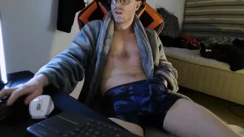 Snapshot of swe9090 chatting on March 8, 2:34 am swe9090 online show from March 8, 2:34 am