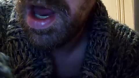 Snapshot of sweaterboy666 chatting on December 19, 5:40 am sweaterboy666 online show from December 19, 5:40 am