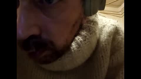 Snapshot of sweaterboy666 chatting on January 15, 5:50 am sweaterboy666 online show from January 15, 5:50 am