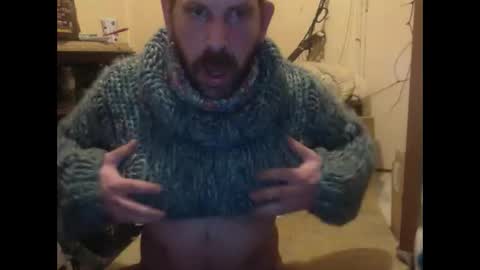 Snapshot of sweaterboy666 chatting on February 9, 12:06 am sweaterboy666 online show from February 9, 12:06 am