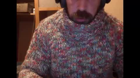 Snapshot of sweaterboy666 chatting on February 14, 3:43 am sweaterboy666 online show from February 14, 3:43 am