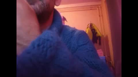 Snapshot of sweaterboy666 chatting on October 16, 1:39 am sweaterboy666 online show from October 16, 1:39 am