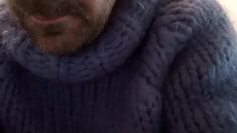 Snapshot of sweaterboy666 chatting on November 26, 10:27 am sweaterboy666 online show from November 26, 10:27 am