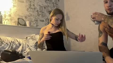 sweatslisa online show from June 10, 5:23 pm