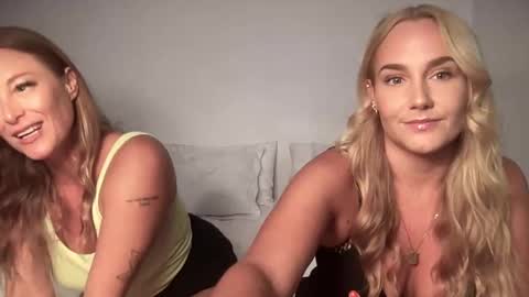 Snapshot of swedish_candii chatting on September 19, 9:15 pm Swedish Candii online show from September 19, 9:15 pm