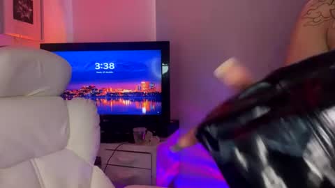 Snapshot of sweeetbabyy22 chatting on July 27, 8:38 pm Valeria online show from July 27, 8:38 pm