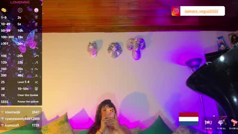 Snapshot of sweet01_ chatting on June 9, 7:47 pm sweet01_ online show from June 9, 7:47 pm