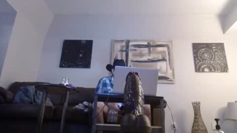 Snapshot of sweet4juicy chatting on June 6, 12:27 am sweet4juicy online show from June 6, 12:27 am