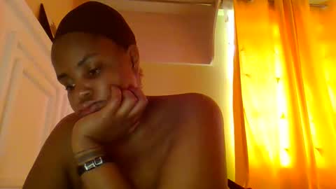 Snapshot of sweet52537 chatting on September 19, 6:48 am sweet52537 online show from September 19, 6:48 am