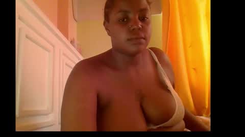 Snapshot of sweet52537 chatting on November 23, 12:05 pm sweet52537 online show from November 23, 12:05 pm