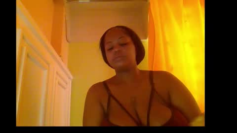 Snapshot of sweet52537 chatting on November 29, 10:51 am sweet52537 online show from November 29, 10:51 am