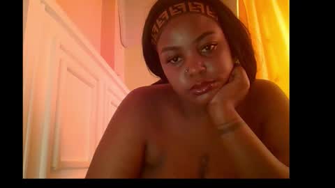 Snapshot of sweet52537 chatting on November 30, 11:14 am sweet52537 online show from November 30, 11:14 am