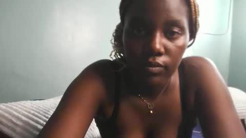 Snapshot of sweet69berry chatting on November 29, 12:52 pm sweet69berry online show from November 29, 12:52 pm