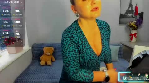 Snapshot of sweet___margaret chatting on June 7, 4:22 pm Margaret online show from June 7, 4:22 pm