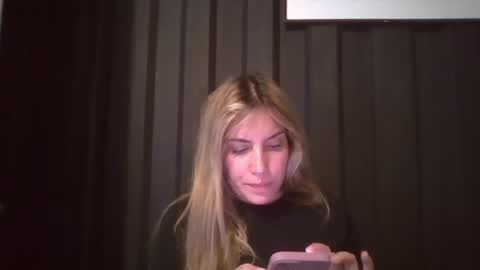 Snapshot of sweet__alana chatting on October 6, 1:03 am Sweet  alana online show from October 6, 1:03 am