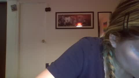 Snapshot of sweet__alana chatting on October 17, 12:01 am Sweet  alana online show from October 17, 12:01 am