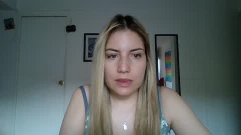 Snapshot of sweet__alana chatting on October 22, 10:20 pm Sweet  alana online show from October 22, 10:20 pm
