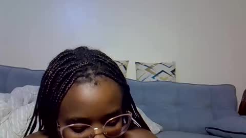 Snapshot of sweet__pixiee chatting on December 5, 2:47 pm pixiee online show from December 5, 2:47 pm