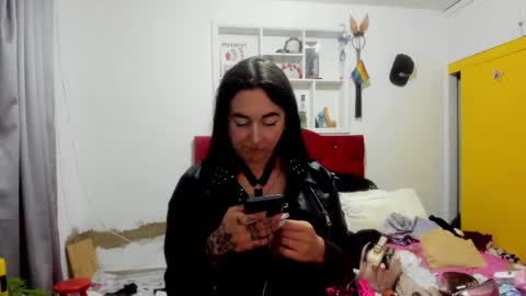 sweet__suck69bitch online show from April 22, 6:16 am